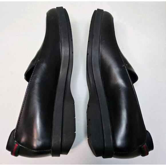 Gucci Black Leather Sz10B Slipon Loafers. Designer. SIZE RUNS SMALL!
Minimalist - Picture 4 of 16